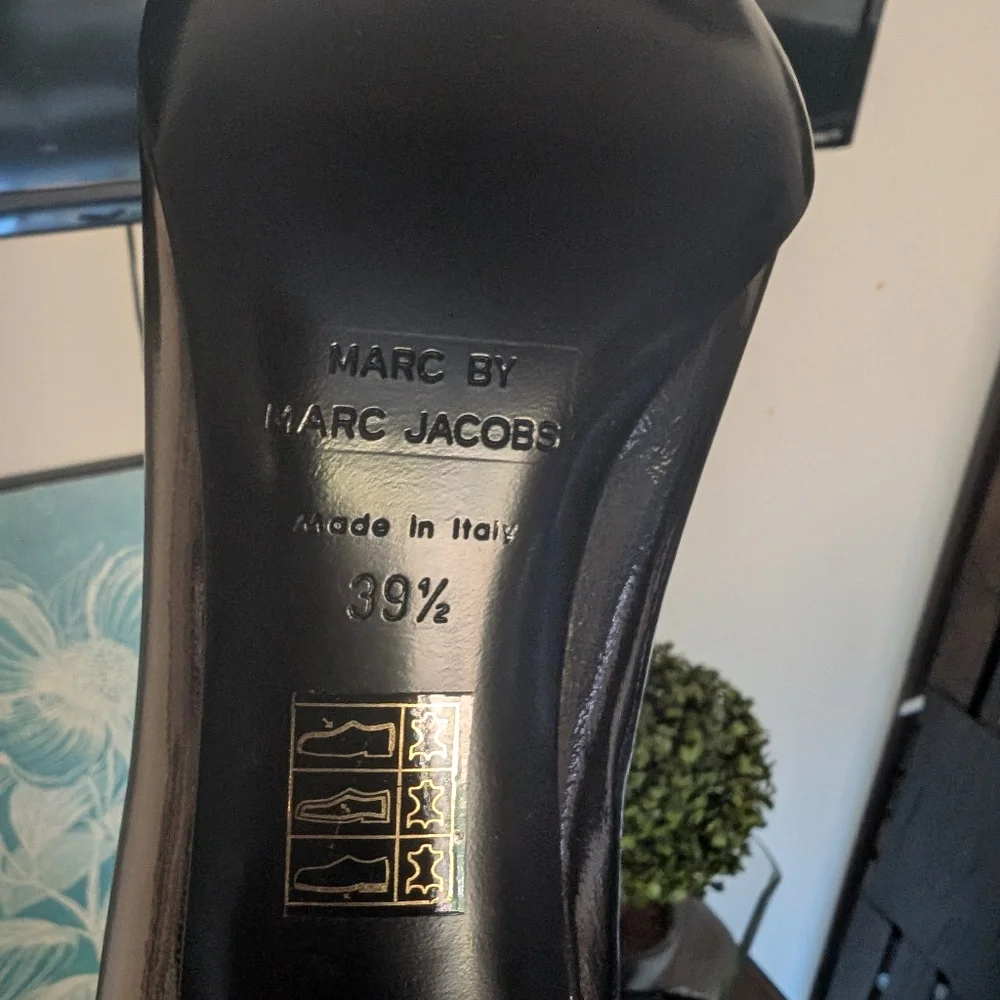 Marc By Marc Jacobs Shiny Pewter Black Heels New No‎ Box